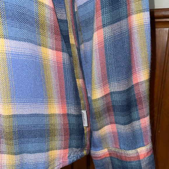 Women's Eddie Bauer‎ Button Up Pink Blue Plaid Super Soft Rayon XS - Picture 3 of 7